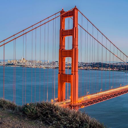Holiday Inn San Francisco - Golden Gateway Newly Renovated With No Resort Fee Bagian luar foto