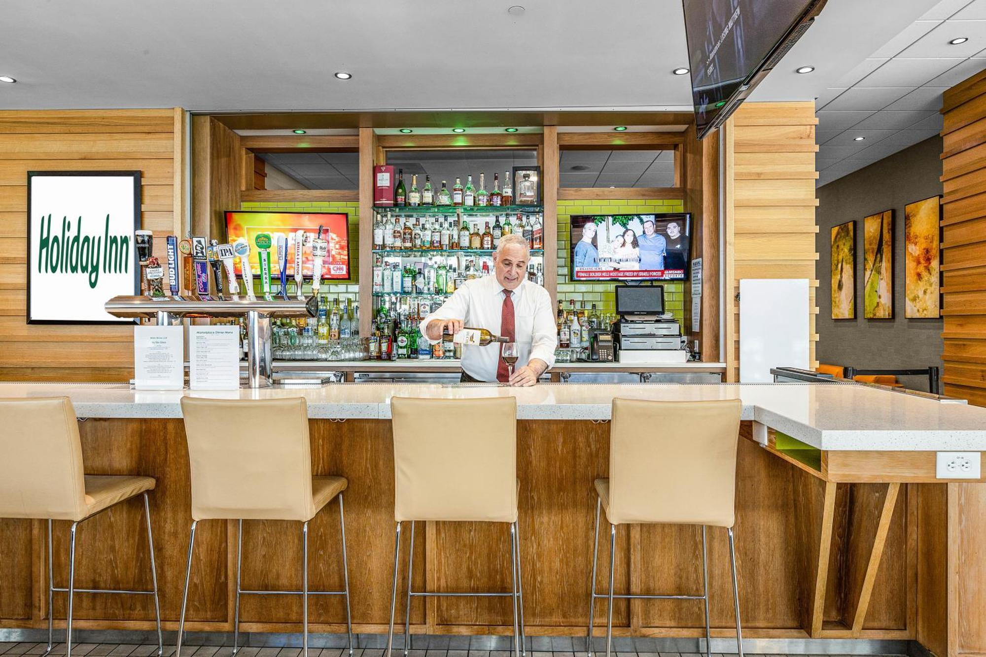 Holiday Inn San Francisco - Golden Gateway Newly Renovated With No Resort Fee Bagian luar foto